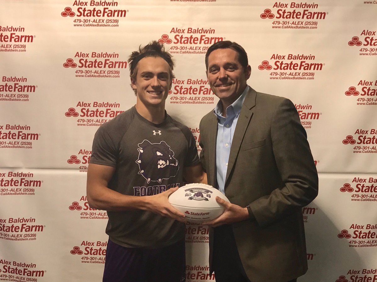FayBulldogsFB's tweet photo. Congrats #barrettadams for winning the #statefarm player of game for week 9! Model of consistency all year. Well deserved @CallAlexBaldwin https://t.co/c59ZCa613I
