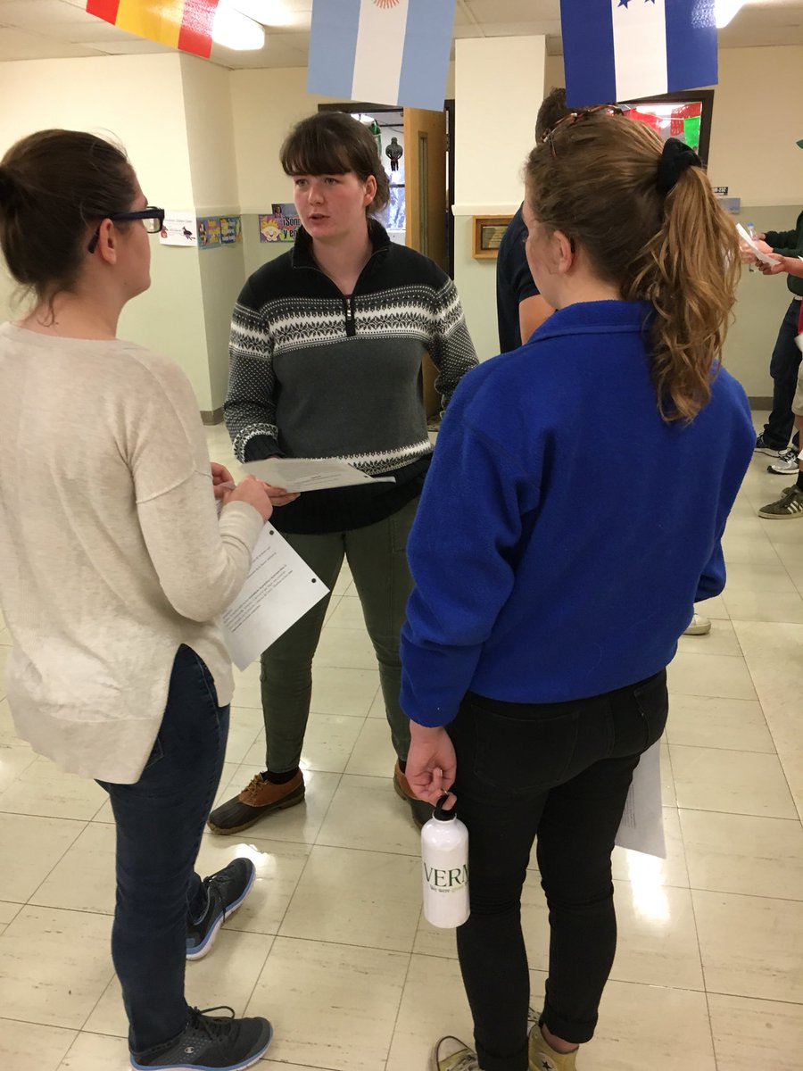 SenoraChaput's tweet photo. @WeAreWoodstock Just a little #interpersonalspeaking activity in #APSpanish https://t.co/duYMFchKuF