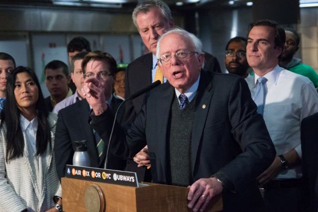 MMstanr's tweet photo. @BernieSanders Sanders stumps for Millionaires' Tax to support NYC subways. My photos for Rex Features: https://t.co/i2PAAqOCdi https://t.co/qP22F8Yzxz