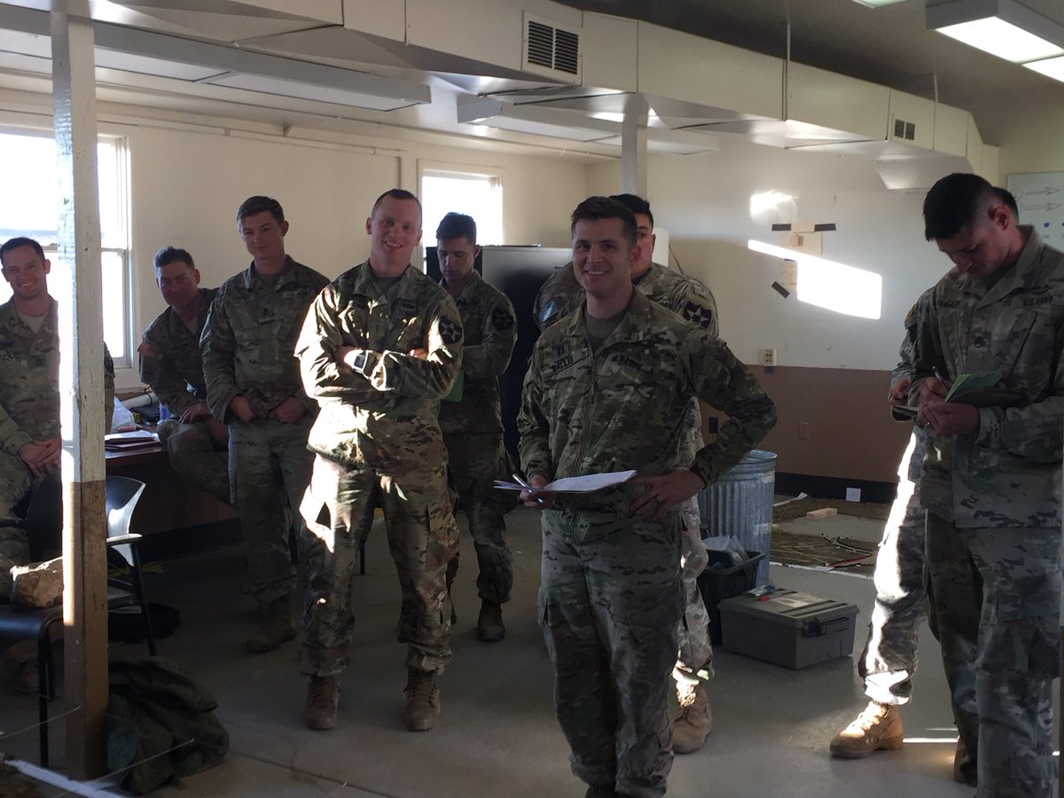1_23IN_B5's tweet photo. Blackhawk Company executes a company level OPORD rehearsal in preparation for live fire ops
#training
#pros
#reps https://t.co/zf1TPCik9I