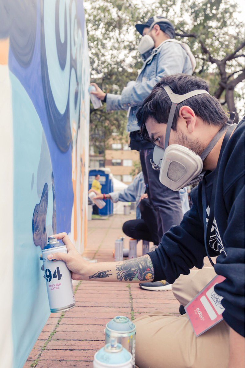 ATRESMANOSCREW's tweet photo. Una regalo para #bogota junto a @Moto_COL #hellobogotá #atr3smanos #streetart #wip https://t.co/ASfDZrPzDF