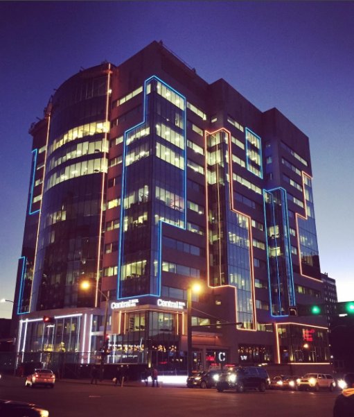 cxgrandin's tweet photo. When you live at #CXgrandin, the city comes alive when the sun goes down. #WSPplace #CXlofts #YEGlofts #downtownYEG https://t.co/ea3iF30EQ0 https://t.co/rLMD55qOKY