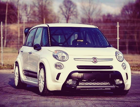 TheAlmanacTWT's tweet photo. "vendi questa inutile e costosa Subaru" diceva tua moglie... "Devi mettere la testa a posto e comprare un auto per… https://t.co/JnuDkFPc4W https://t.co/bvohSnxfve