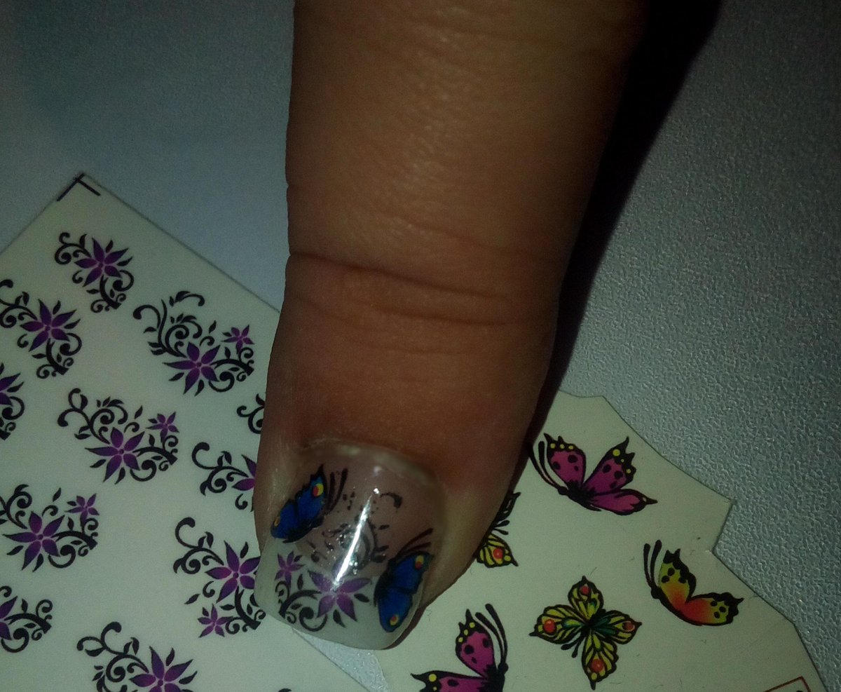 NadineAlve's tweet photo. #Nagelsticker Aufkleber leicht anzubringen. Auch auf farbigem #Nagelack. #Nageldesign für jeden. Bei int. anschreiben #instagood #fashion https://t.co/HTsmf6icaV