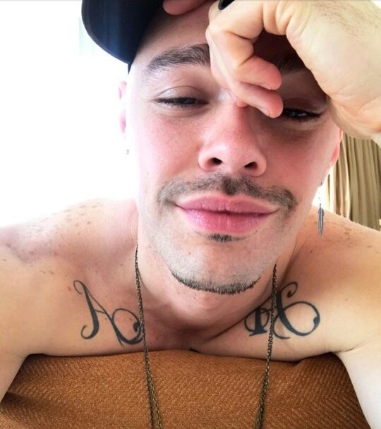 jesseyjoyesp's tweet photo. @jesseyjoy que soñeis lo que os apetezca, dulces sueños #BuenasNoches #Sexy #Jesse #Dulce #Mojados #Salados #BuenMozo 
😘😴 https://t.co/iCRNEcoIBn