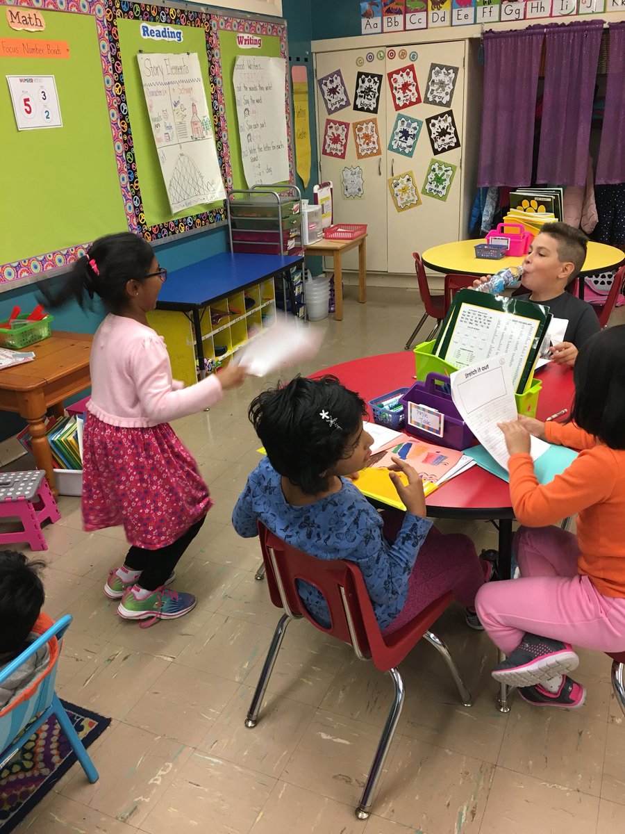 mrscooper36's tweet photo. We acted out our stories to our writing partners today! Making sure we have all of our steps! #edisonk12 #lncproud @LincolnSchool8 https://t.co/kPYniQYyA8