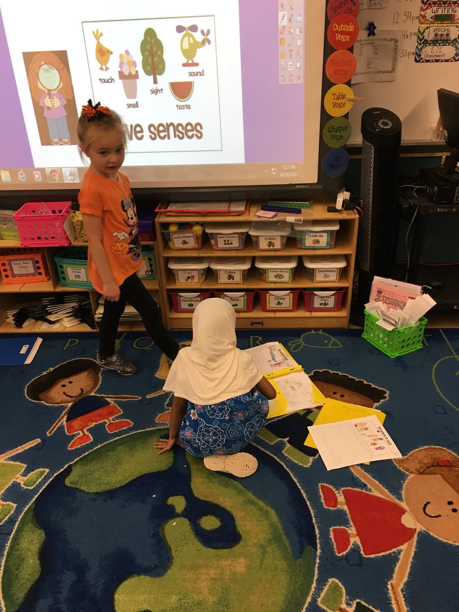 mrscooper36's tweet photo. We acted out our stories to our writing partners today! Making sure we have all of our steps! #edisonk12 #lncproud @LincolnSchool8 https://t.co/kPYniQYyA8