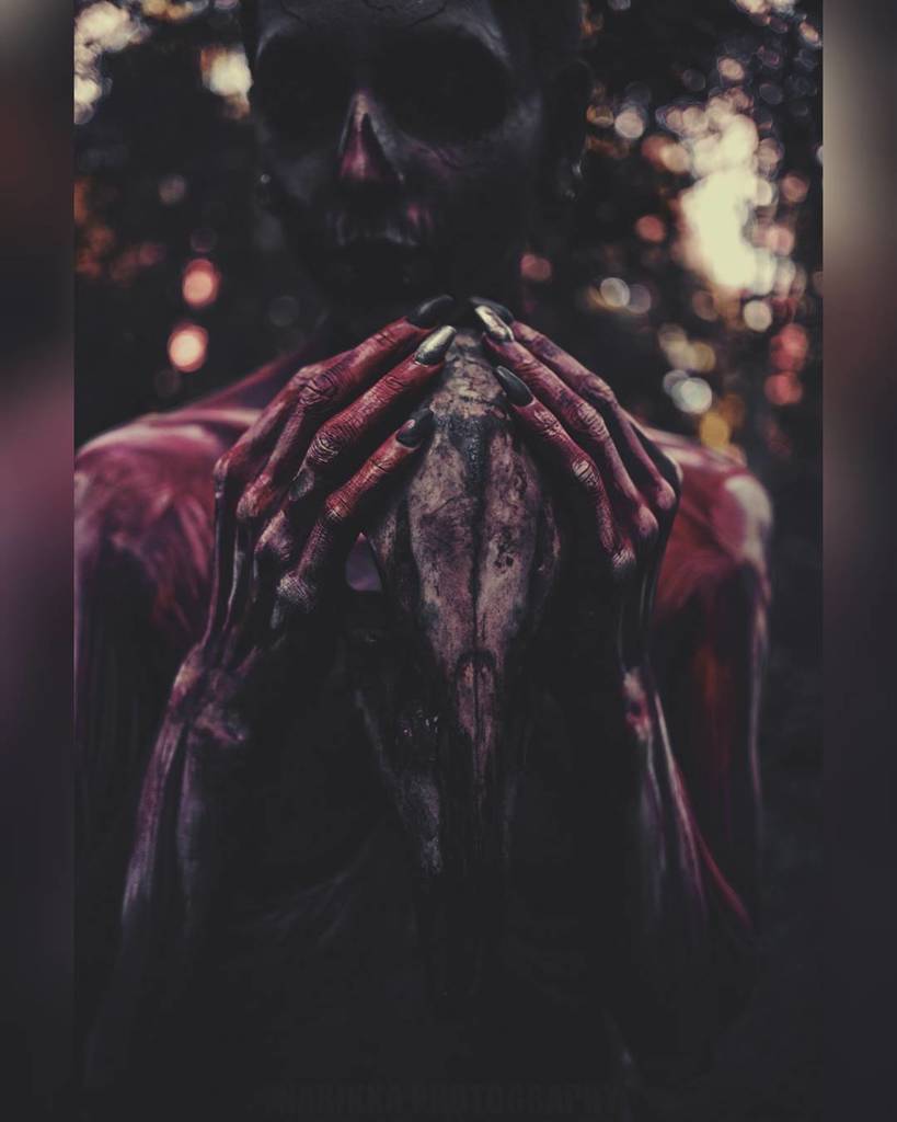 MakingHell's tweet photo. An awesome shot by @narikkaphoto from this summer ๐
#mua #horror #horror_sketches #bodypainting #gore #makinghell #skeleton #bodypaint #feaโฆ https://t.co/dLEwdjkGvS