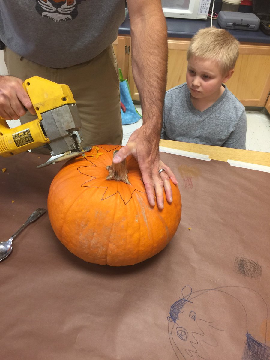 k9kayaks's tweet photo. @rebeccascout1 #PowerTools &amp; #DremelTool was a necessity the kids hd fun we will be roasting the seeds https://t.co/wV8O3ctajj