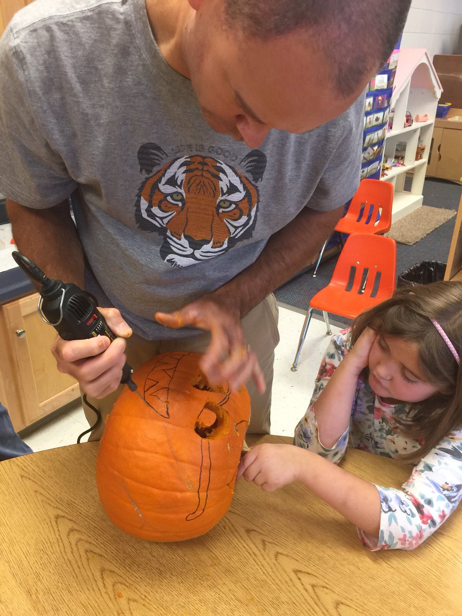 k9kayaks's tweet photo. @rebeccascout1 #PowerTools &amp; #DremelTool was a necessity the kids hd fun we will be roasting the seeds https://t.co/wV8O3ctajj