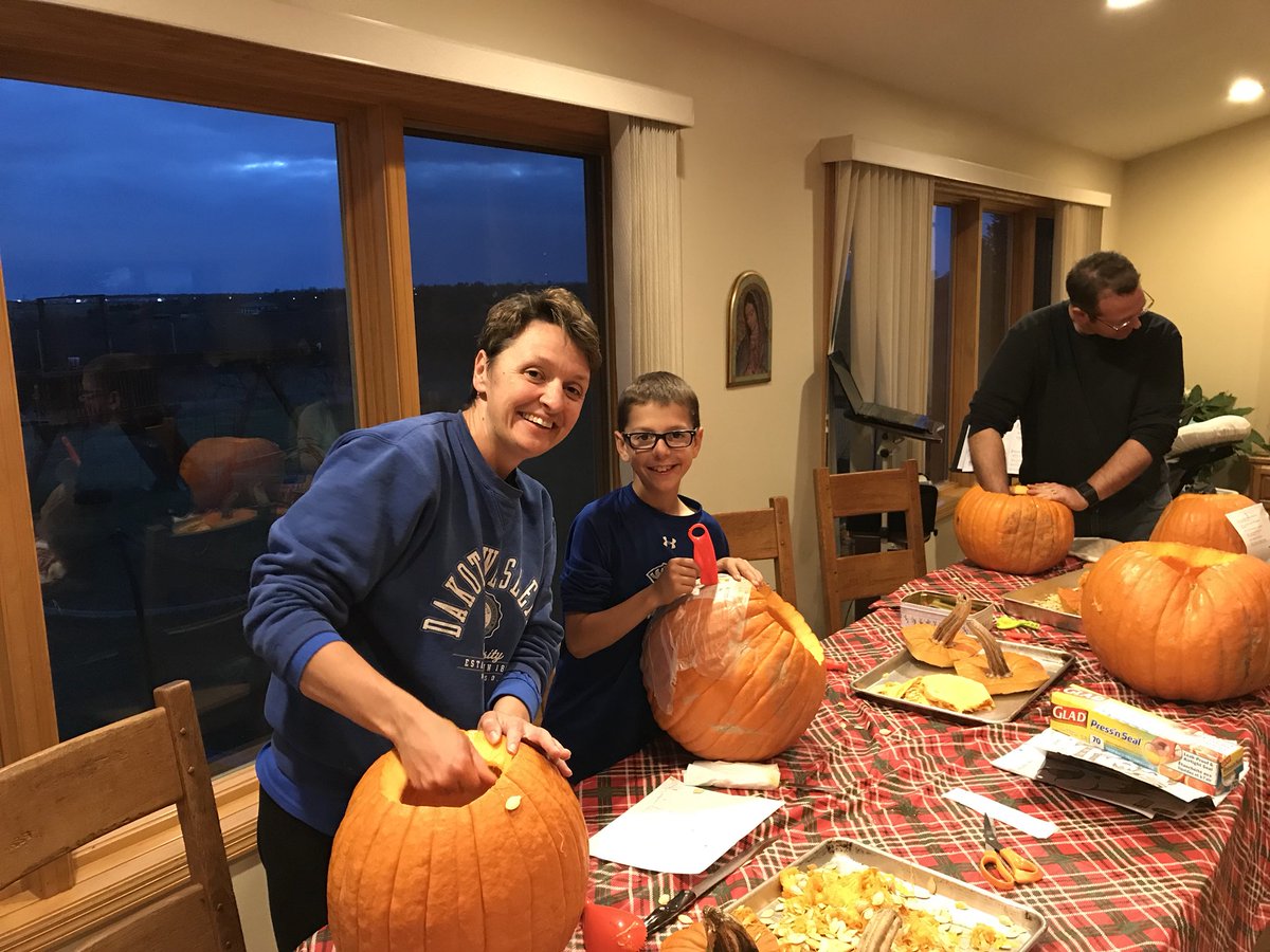 PresidentNovak's tweet photo. Carving a family of pumpkins! Love the creativity and the laughter in this effort! #knivesaresharp #familytime https://t.co/lrtYlzVuxd