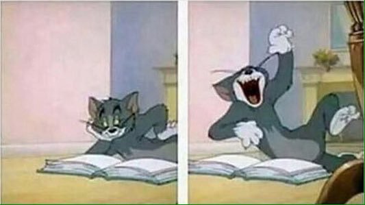 Libertad_Noti's tweet image. El profesor leyendo mis respuestas del examen.