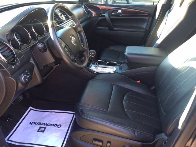CourtesyMotorMT's tweet photo. Come check out this beauty: AWD @Buick #Enclave in midnight blue metallic and black leather. Lots of sweet gadgetry and double moonroofs! 🌈 https://t.co/jPS2uv2Ngu