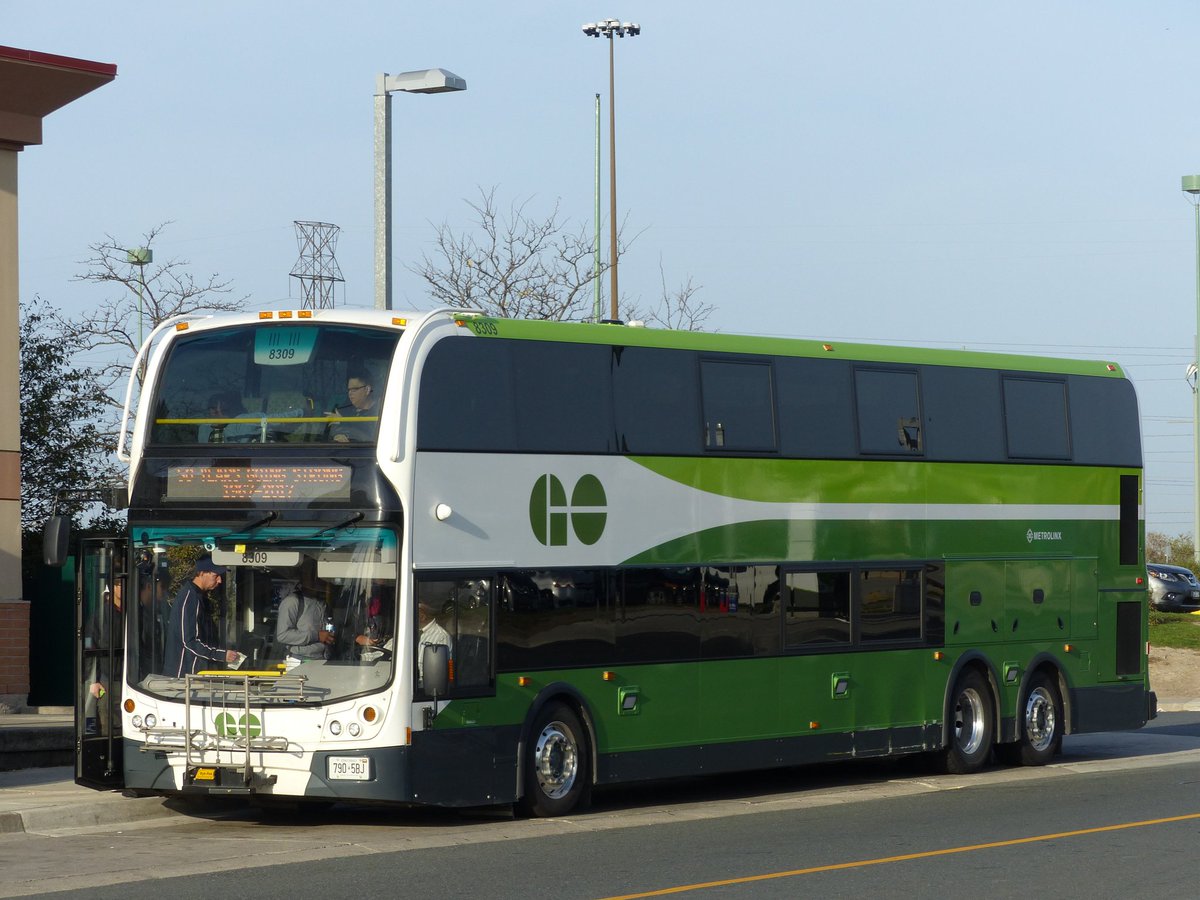 TransitFan84's tweet photo. Yesterday's post: GO Transit #8309 on the 19 Oakville - North York. Happy 50th anniversary GO Transit!
https://t.co/TM45gDTPho
#SuperLo https://t.co/AOCnMqvuTg