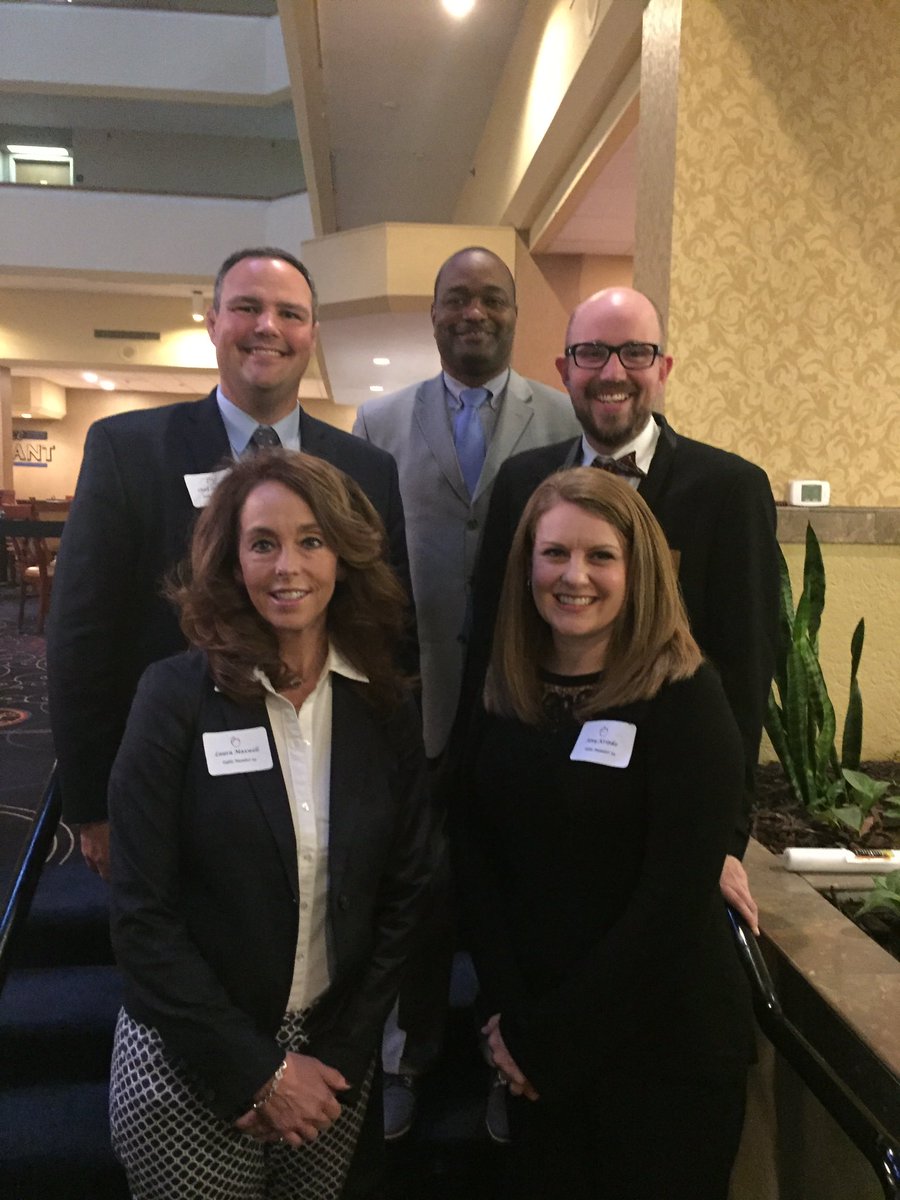 EquitySupt1's tweet photo. @LauraMaxwell12 @krinke_amy &amp; @ChadHertzog thx  for coming out &amp; reppin' @RackersTheatre &amp; @LSR7-It matters! #r7grateful #R7proud #motoy17 https://t.co/6ubDD7VTY1