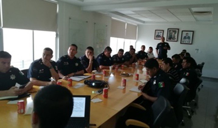 pfcontigo's tweet photo. Capacita Profepa en materia ambiental a elementos de la Policía Federal en Sinaloa.. https://t.co/oSdCnSm3gM https://t.co/wI0dv03wRA