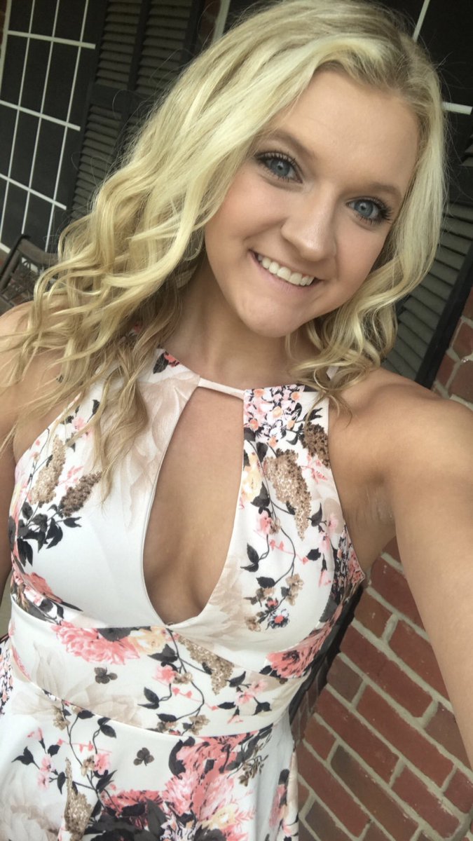 aubreyallyn's tweet photo. Okay guys my bff is single and needs a respectful and handsome man in her life... if you would like to try and be her man dm me and I’ll see if you’re good enough for her! https://t.co/nDz1CCtnzH