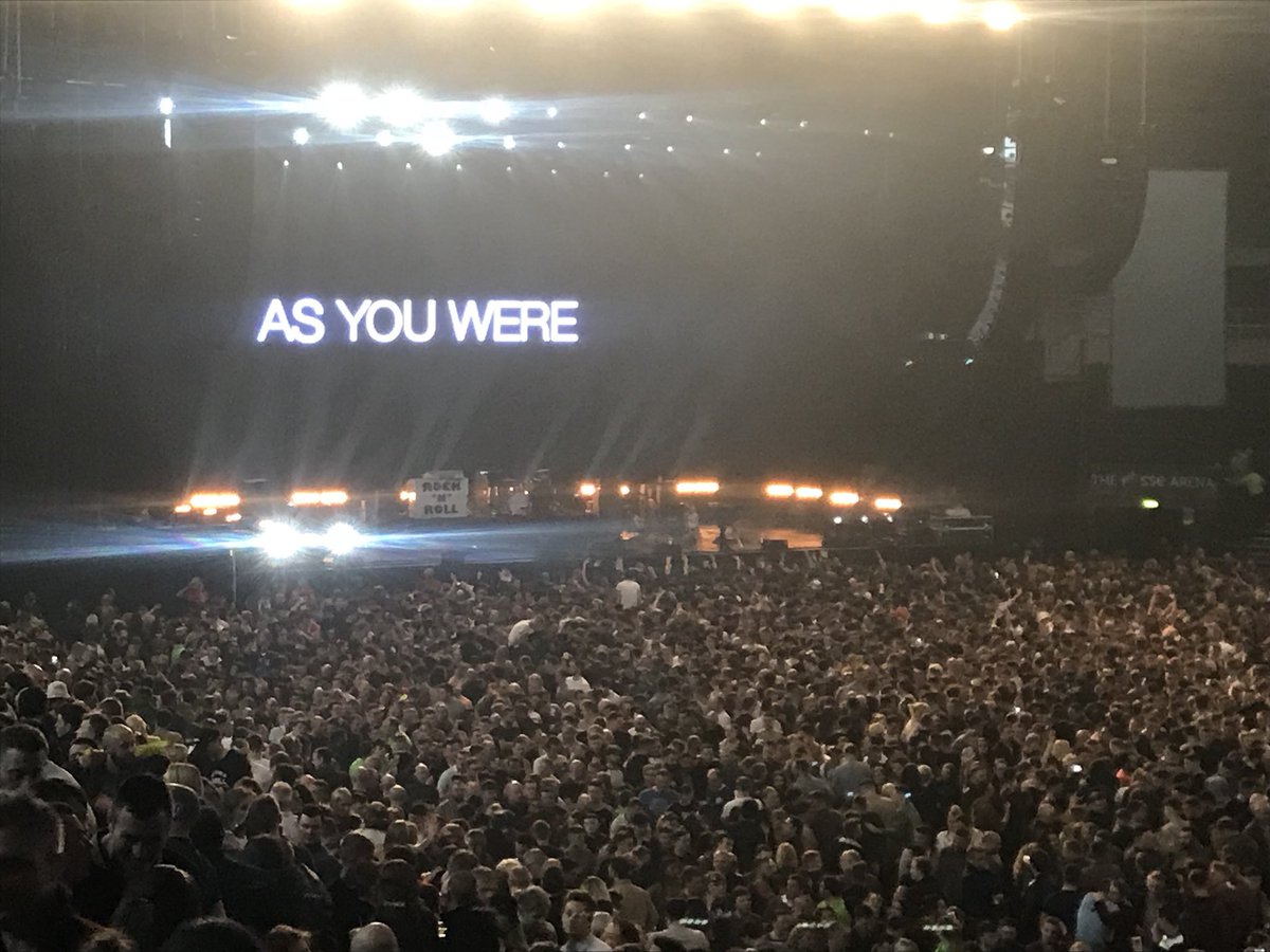 neil_a4's tweet photo. What a night. @liamgallagher  is the coolest fuker ever #asyouwere #belfast https://t.co/fRBKTxuojz