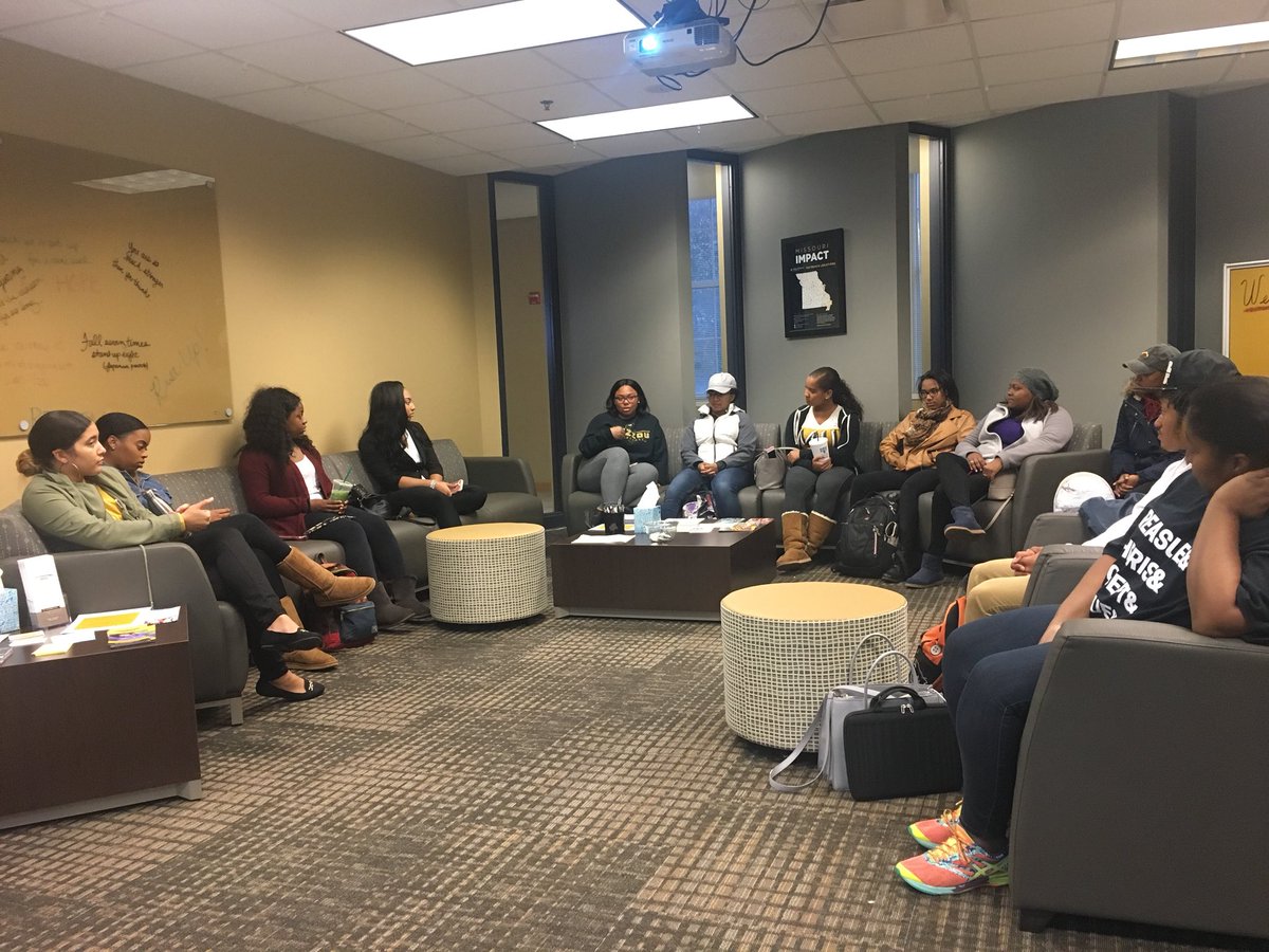 MizzouEdNABSE's tweet photo. “Don’t throw your pearls to pigs.” - @FultsMrs 🍎 What a great meeting tonight discussing how to keep your peace in professional settings! https://t.co/Kuv49MGyGo
