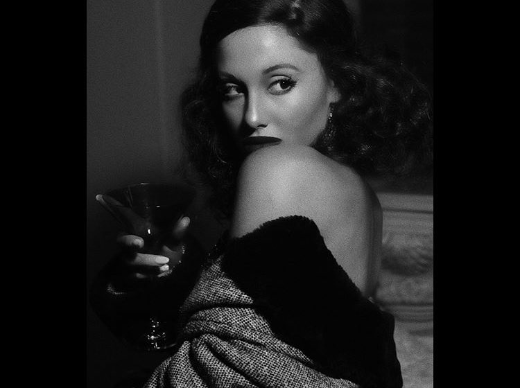ariana_japan's tweet photo. 【👻✨Happy Halloween✨🎃】
米女優・ベティ・ディビスに扮したアリアナと米女優・ジョーン・クロフォードに扮した友人・ダグ・ミドルブルック。
クオリティーが高いです😆✨
#アリアナ https://t.co/djDydTmSCI