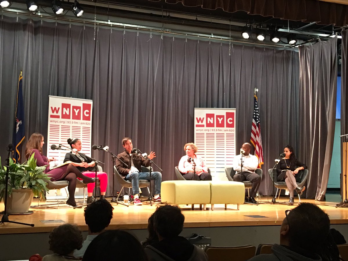 MrsMetDemClub's tweet photo. Here at the #Guide2Power event w/ our own Nancy D. (front and center) Many thanks to @WNYC x @QueensLibrary for having us. https://t.co/BMg6Oed4x8