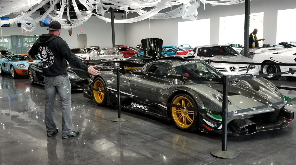 FueledExotics's tweet photo. Zonda Revolucion. Sheer masterpiece.  #fueledexotics #lamborghini #ferrari #supercars #exoticcars #supercar #exoticcar  #carswithoutlimits https://t.co/zc1IRz4QUM