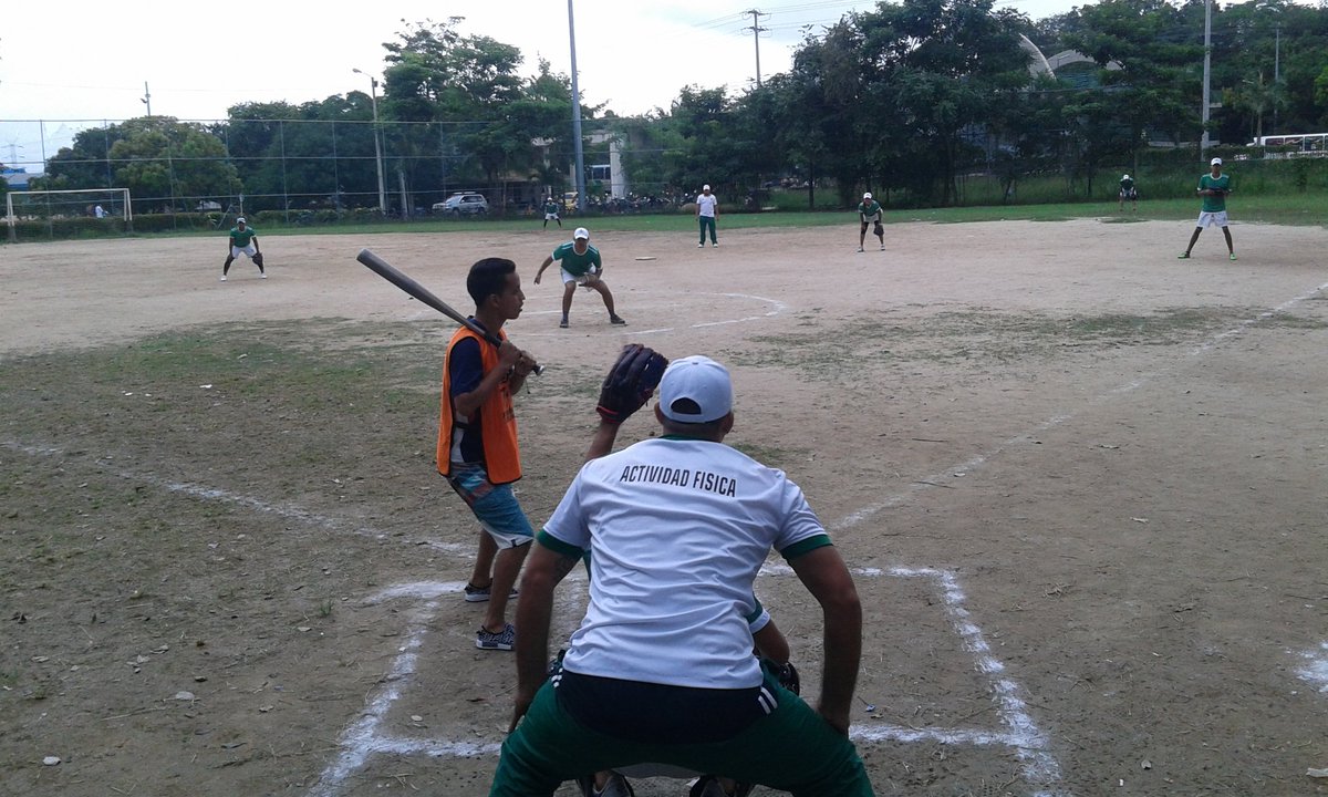 MalamboAna's tweet photo. 1er Festival de Softbol #CysBolívar #SenaseMueve @robertllinas @cysbolivar @AdrianaFerrariM https://t.co/r3OzyFu614