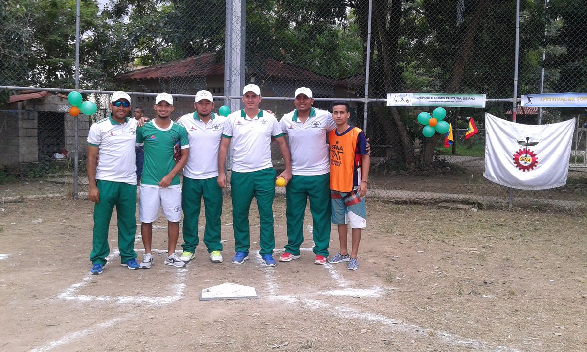 MalamboAna's tweet photo. 1er Festival de Softbol #CysBolívar #SenaseMueve @robertllinas @cysbolivar @AdrianaFerrariM https://t.co/r3OzyFu614