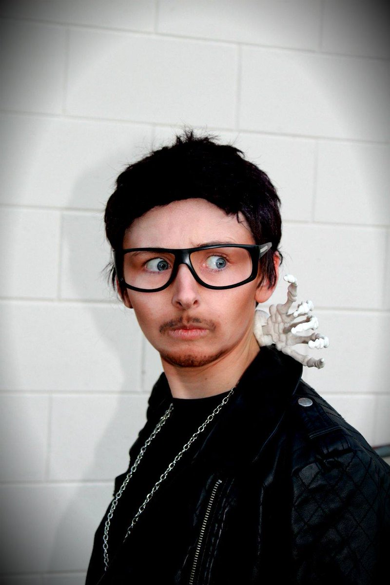 ImUnoriginalSam's tweet photo. @Zak_Bagans my friend dressed up as you for Halloween.  :p https://t.co/M6jwavGoNv