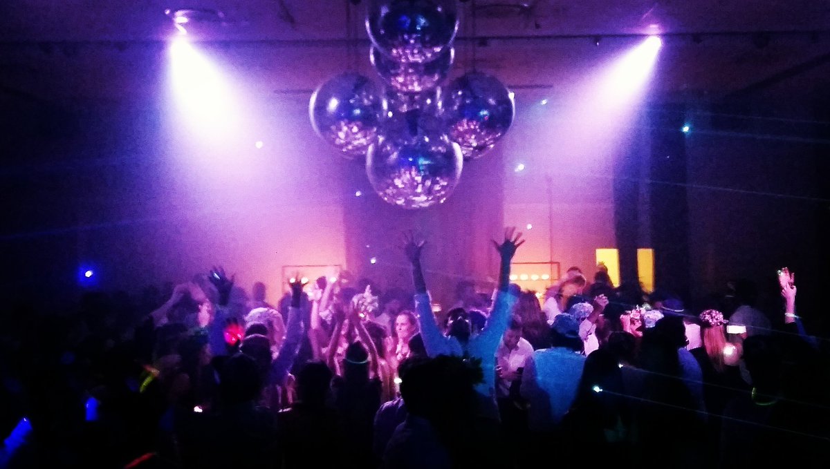 fabianfattorini's tweet photo. #dancefloor #deck39 @RepilaDJS https://t.co/FEliwG2PjE