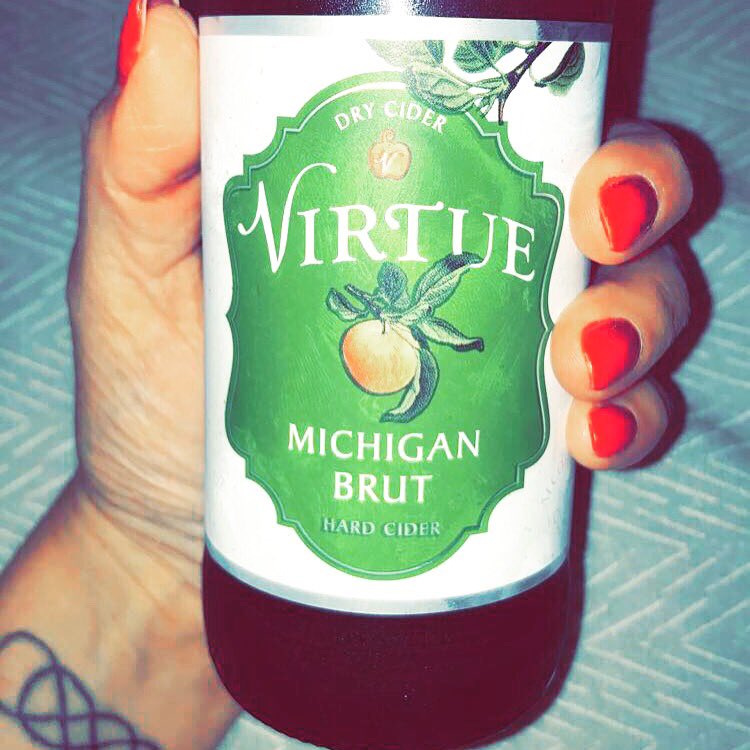 401_Mixologist's tweet photo. Dabbling in Hard Cider 🍎@VirtueCider #hardcider #401drinks #401mixologist #localri #drinklocal #jordansliquors #eastprovidence #rhodeisland https://t.co/zMq0HXaY9T