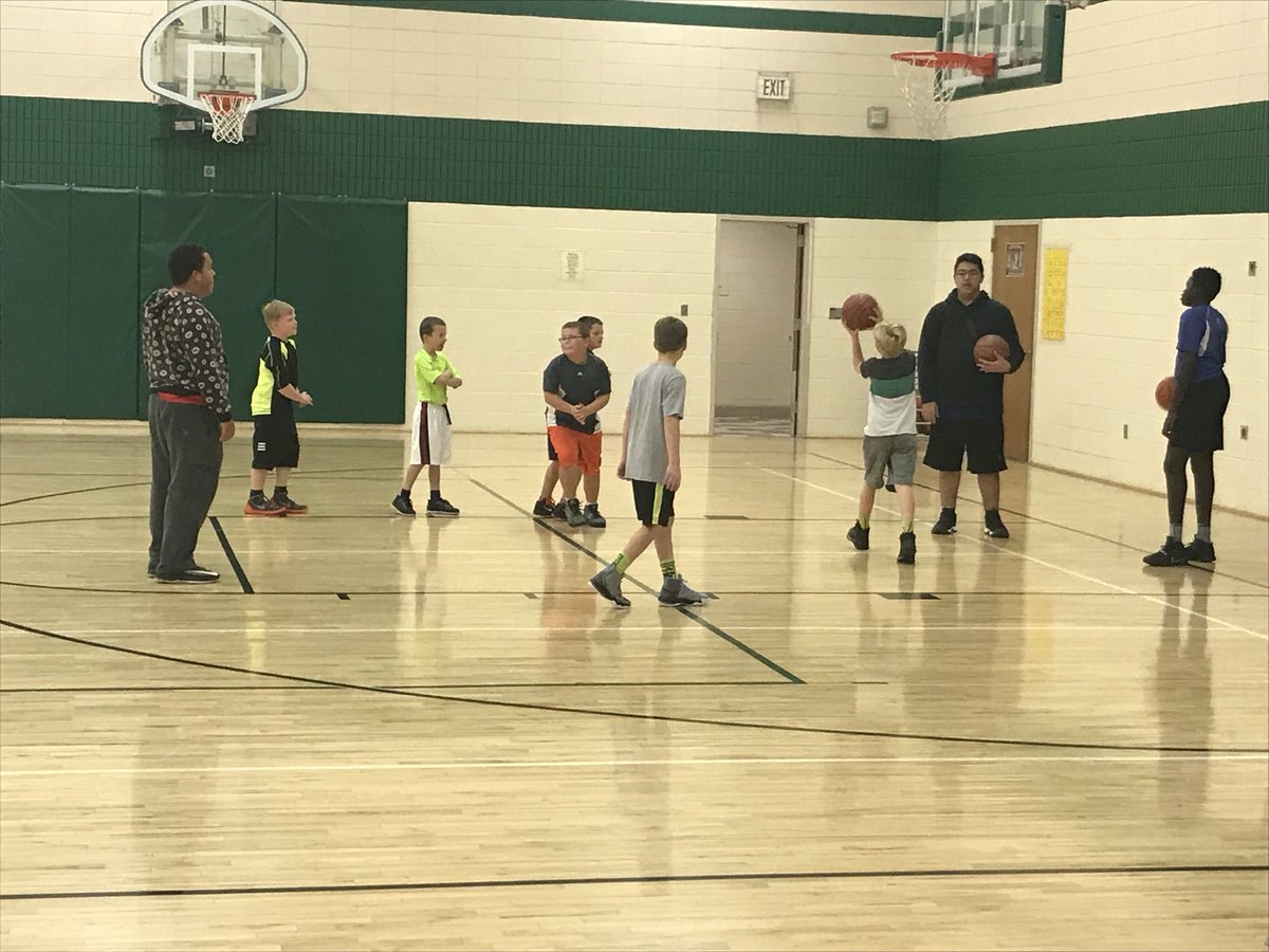 SLTornadoBBall's tweet photo. Another successful night at NBA Amateurs. Thanks for the help boys! Thursday night at the Elementary is the last one. #GoBigGreen https://t.co/aNUIDH35sK