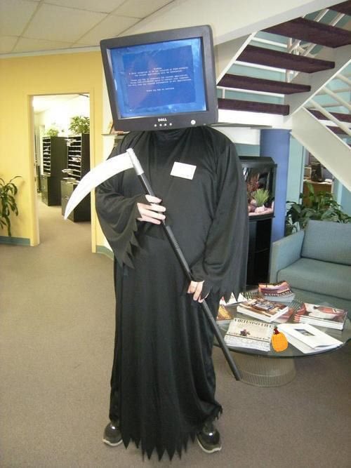 BrainasiumBB's tweet photo. Dr. Robotnik or Blue Screen of Death. Which would you wear for #Halloween2017  ? #retrogamer #gamersunite https://t.co/7cXHxZLCBV