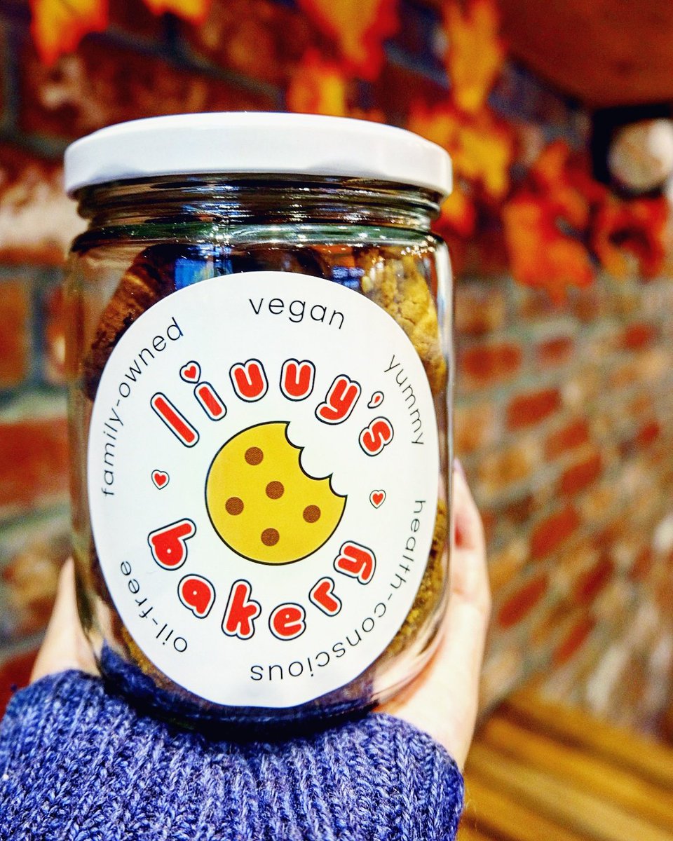 Our favorite all day snack to munch on 😍
Get your jar of mini cookies from <a href="/livvyscookies/">livvy's bakery</a> at MELU naooo and be happy forever.