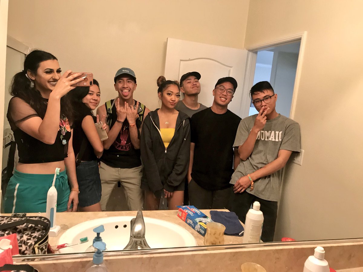 gillyarcilla_jr's tweet photo. from the Bay to LA ๐ค๐ผ #CFG2017 https://t.co/k7zY5ZDsmT
