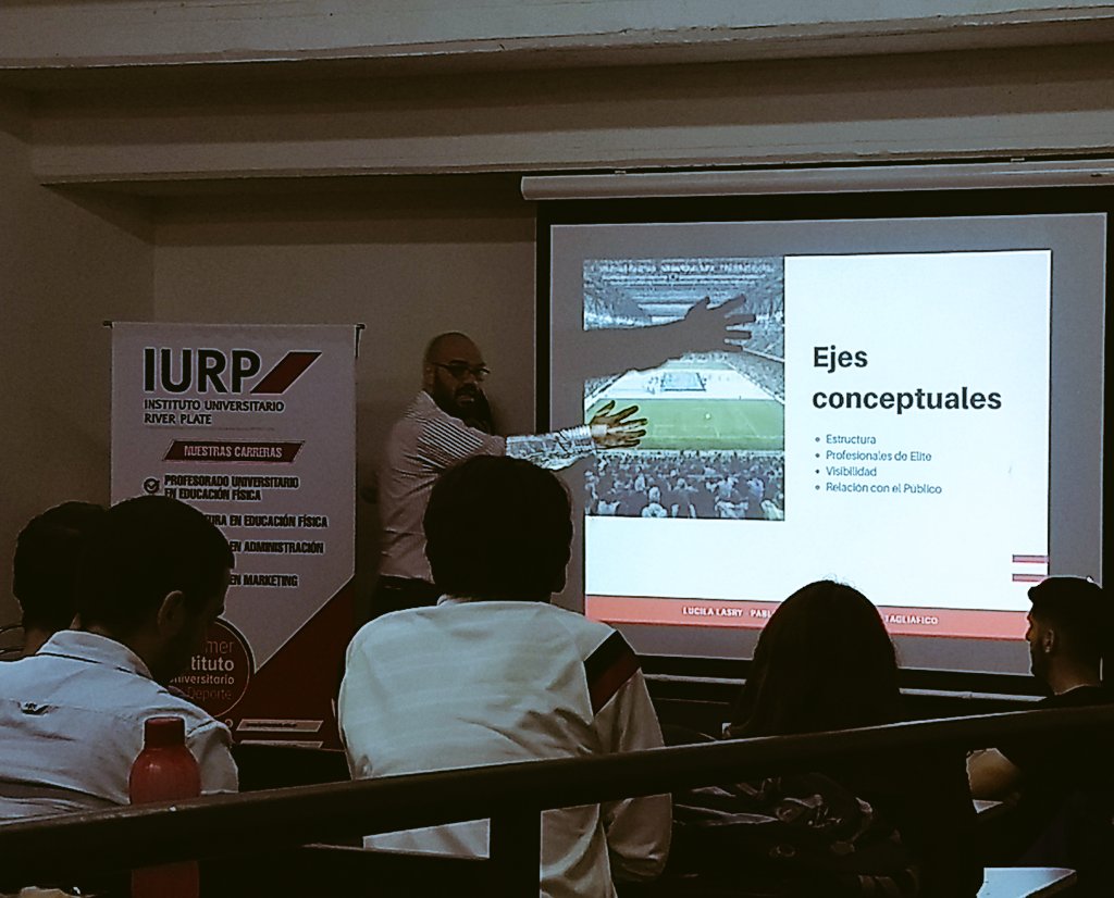 galobasu's tweet photo. "Hay que pensar q se necesita xa ganar: estructura, profesionales de élite, visibilidad y relación c/público" @PabloDelGrecco @IURPoficial https://t.co/ghj9hV0rKt