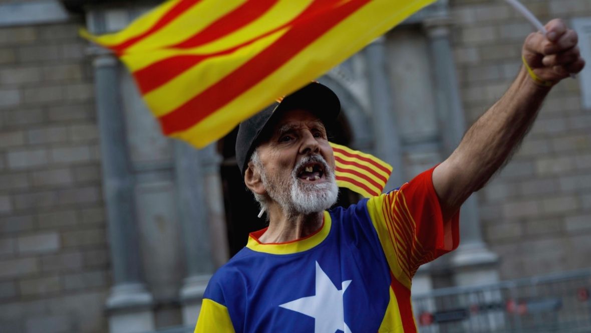 CBCTheNational's tweet photo. Tensions high as Spain seeks charges against Catalonia's leaders https://t.co/w7p6ejM8Ga https://t.co/o1YJ0EWeA9