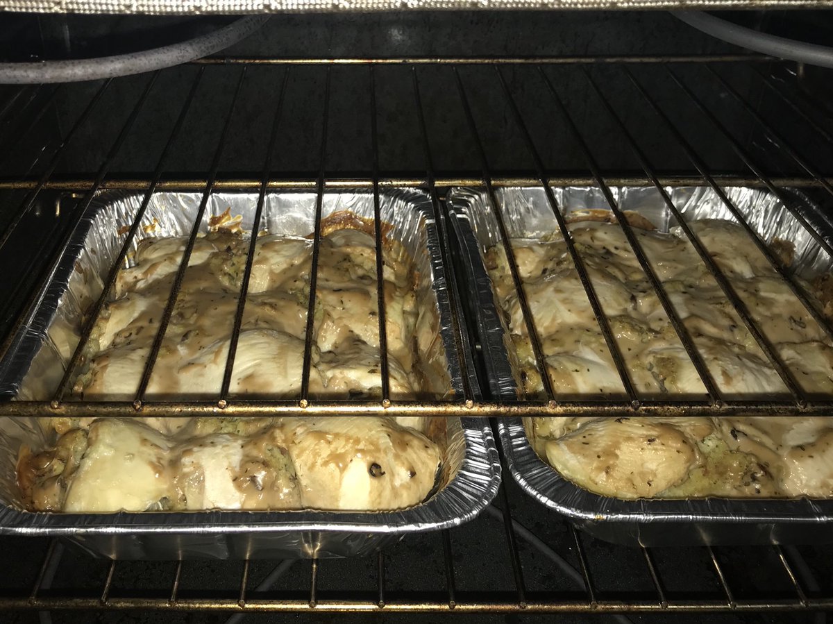 BillAFox29's tweet photo. Cooking for a potluck lunch!  Respect my stuffed chicken breast skills 😂😂 #chefgamestrong #putsomerespekonmyname #forgoodnesssake https://t.co/DREISkdyxY