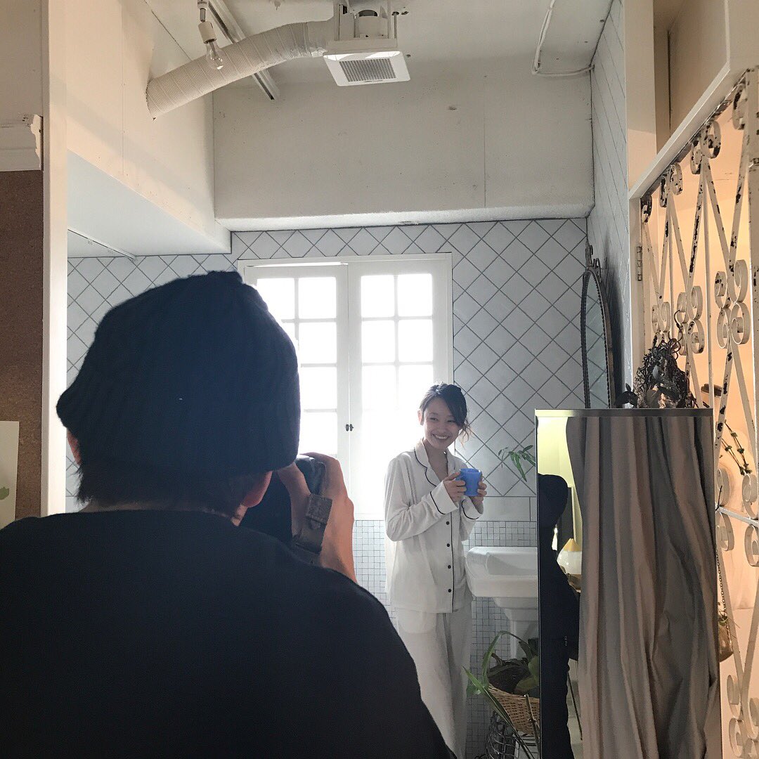 日本すっぴん協会 すっぴん美人図鑑 今日の撮影は高橋愛さんでした ツヤッツヤなお肌にスタジオからは感嘆の声があがりました 美肌の秘訣のインタビューと合わせて 公開をお楽しみに