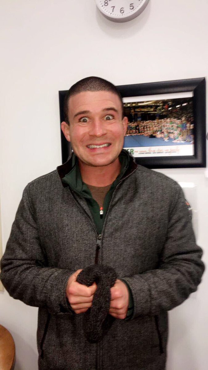 sydrebell's tweet photo. *slayers throws a full out*
taler: "on a scale of 1-happy.... i'm NOT." https://t.co/SX83yIsPM6