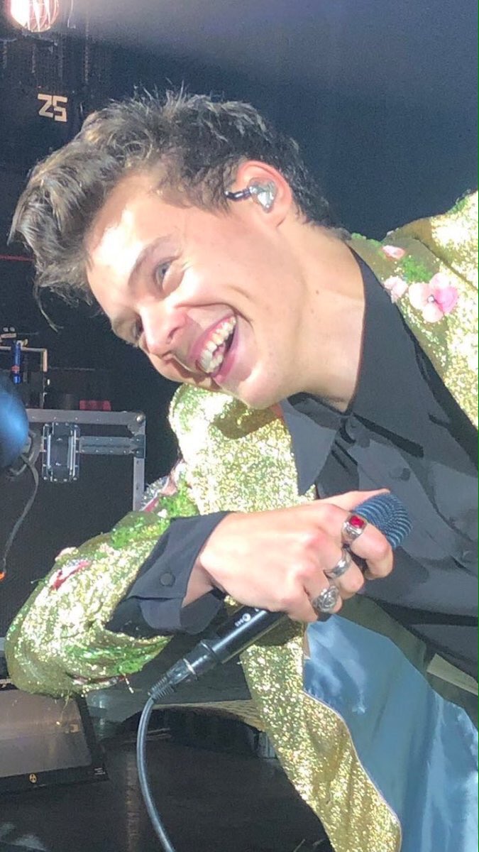 you are my pretty babyboy, i will protect you from all bitterness and badness just to you keep that pretty smile on your pretty face