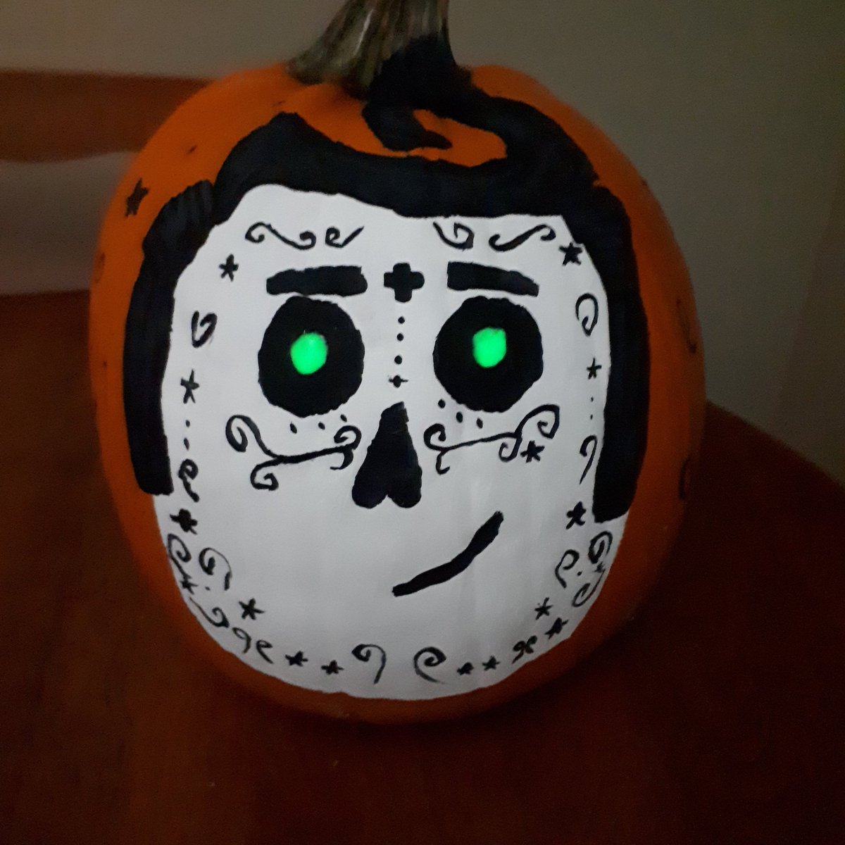 hellogarlic's tweet photo. Manolo from the Book of Lifr - Our #Pumkin this #Halloween https://t.co/MpxnuTc0it
