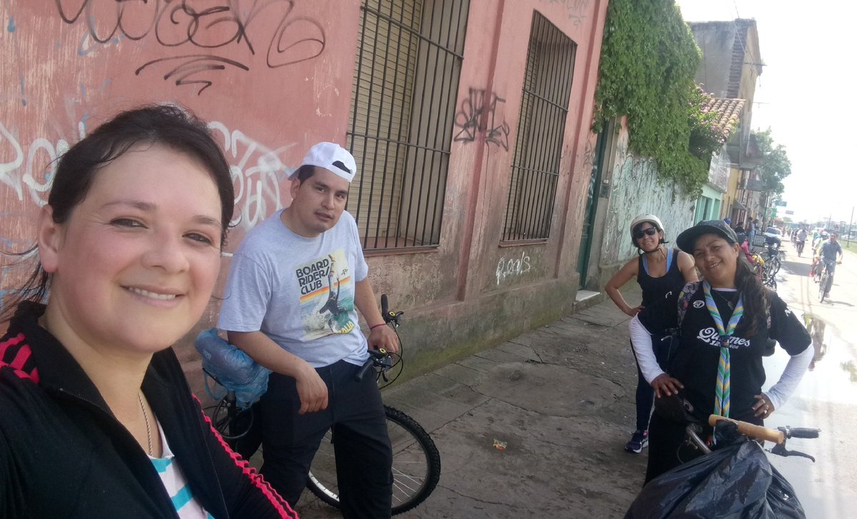 VikyEqui's tweet photo. Así arrancamos desde temprano #lujan2017 #bicicleteada https://t.co/QBpnBzIylz