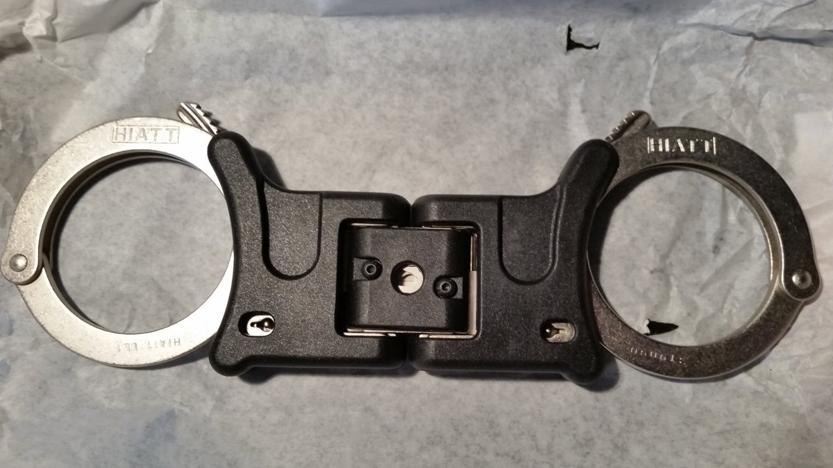 TOOOL_NJ's tweet image. Join us &amp;amp; @TOOOLnyc Bridgewater Lib 11/8 7PM
for @nite0wl : "Intro to Handcuffs &amp;amp; Escapes"

RSVP: meetu.ps/37RMNl

Don't miss this!