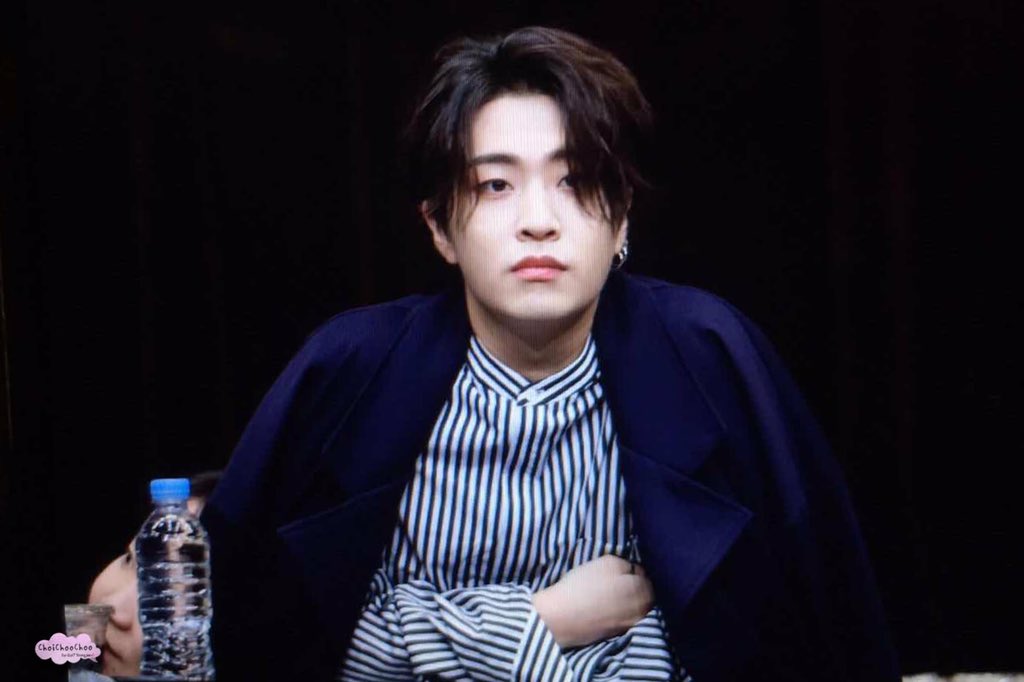 StayWithHANLEE's tweet photo. Wonder why I'm like this when I'm with you
You brighten even to the deep part of my heart
Yeah baby, You driving me crazy~

#JYP #DAY6 #GOT7 https://t.co/wNfPn352Y7