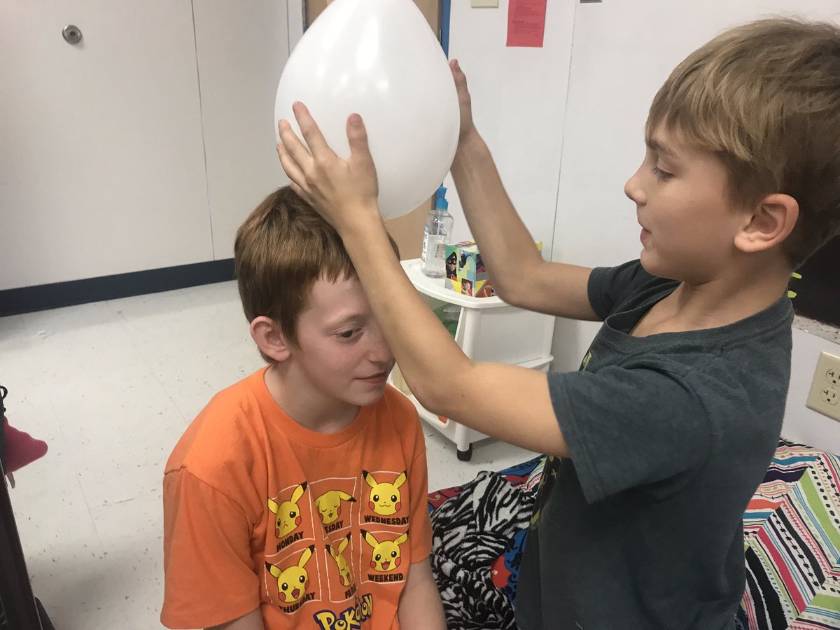 Scribner4th's tweet photo. Static electricity #dancingghosts https://t.co/q5DK127OtR