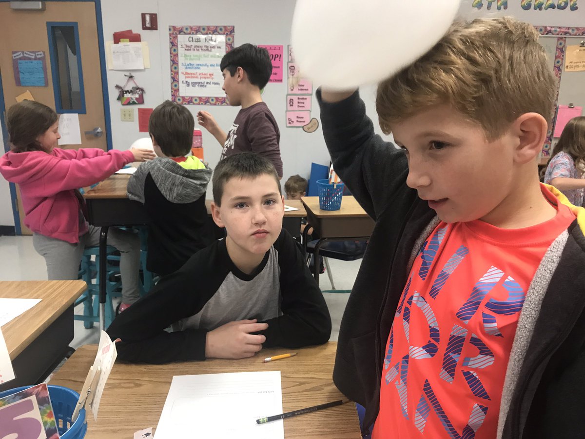 Scribner4th's tweet photo. Static electricity #dancingghosts https://t.co/q5DK127OtR