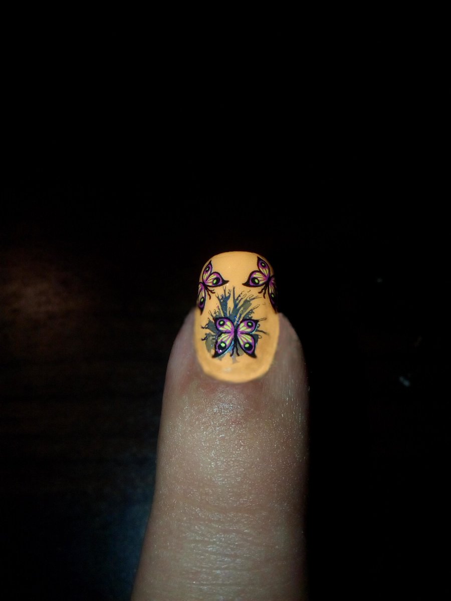 NadineAlve's tweet photo. #Nagelstiker #Schmetterlinge so SÜß inf woher ich sie habe auf meiner Seite #love #instagood #photooftheday #fashion #beautiful #picoftheday https://t.co/z3otXJqSQX