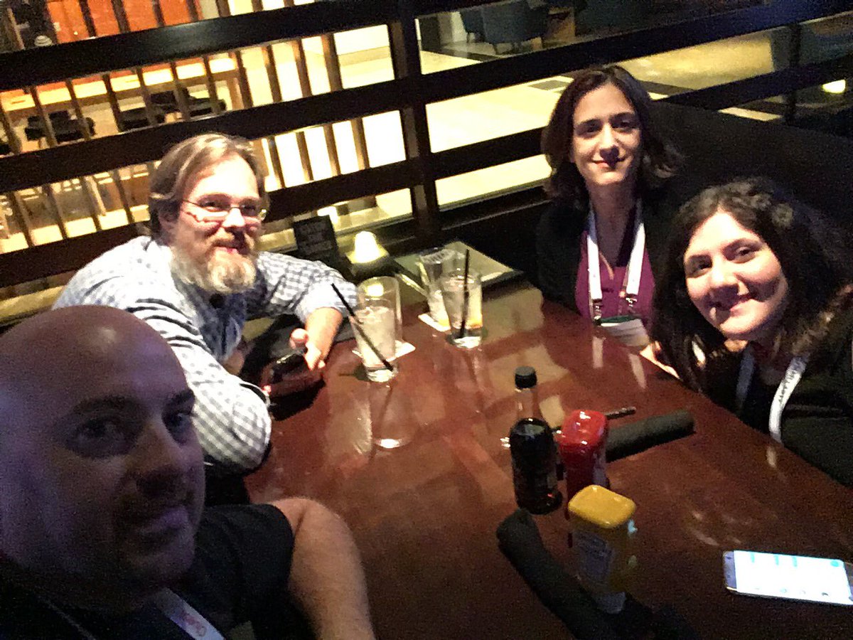 ReviewMyDB's tweet photo. #PASSSummit #SQLFamily #networkdinner https://t.co/9nVHnTtCHH