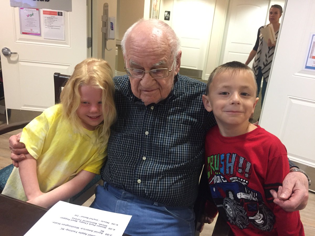 fce_school's tweet photo. 1st graders visited Lincoln Meadows today to begin research on new Grand Friends as a part of their expedition "Everybody Has a Story"#FCE https://t.co/1MiLkYLpT0